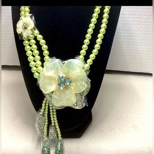 Elegant Heidi Daus” Night of the Gardenia”Green Pearl Necklace